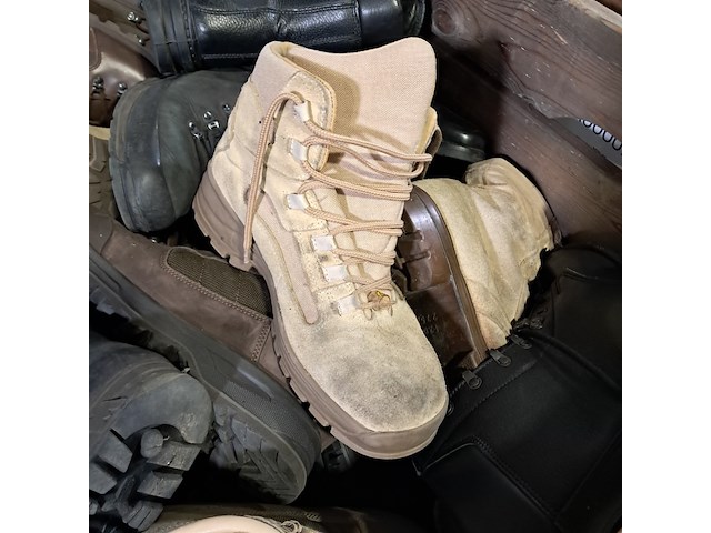 Partij diverse schoenen - afbeelding 9 van  14