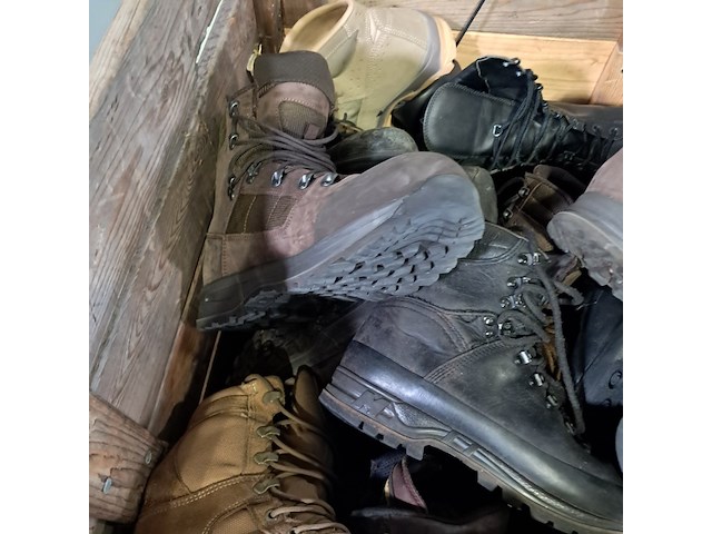 Partij diverse schoenen - afbeelding 11 van  14
