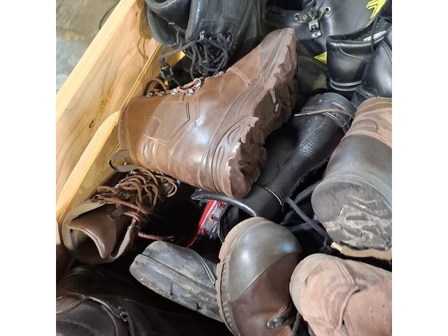 Partij diverse schoenen - afbeelding 5 van  13
