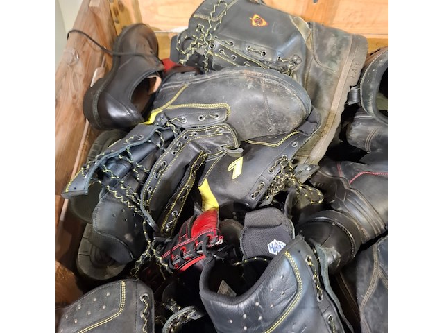 Partij diverse schoenen - afbeelding 4 van  13