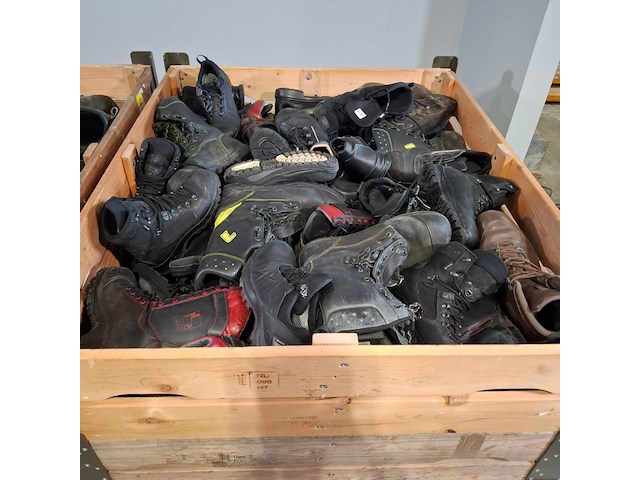 Partij diverse schoenen - afbeelding 7 van  13