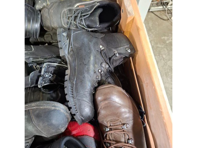 Partij diverse schoenen - afbeelding 9 van  13