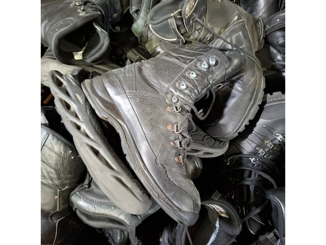 Partij diverse schoenen - afbeelding 2 van  14