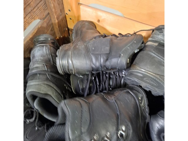 Partij diverse schoenen - afbeelding 4 van  14