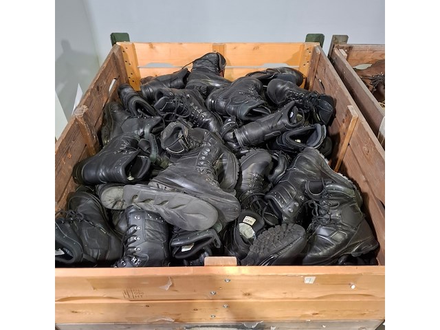 Partij diverse schoenen - afbeelding 7 van  14