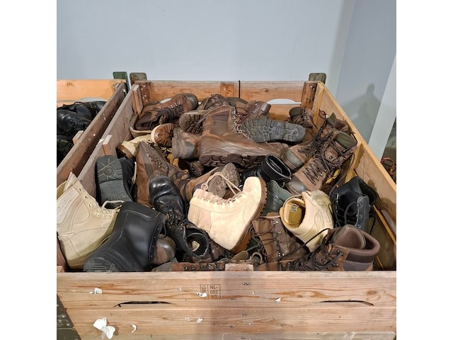 Partij diverse schoenen - afbeelding 8 van  14