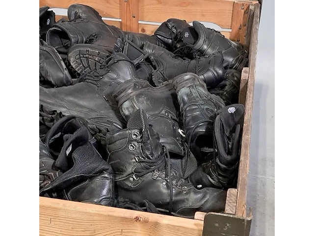 Partij diverse schoenen - afbeelding 3 van  12
