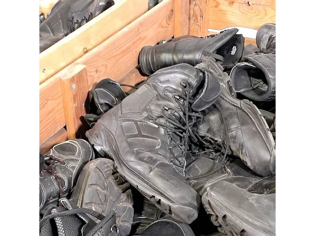 Partij diverse schoenen - afbeelding 4 van  12