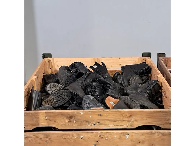 Partij diverse schoenen - afbeelding 5 van  12