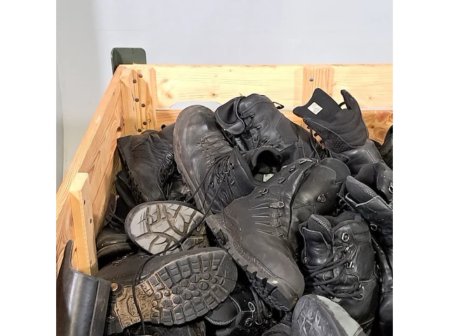 Partij diverse schoenen - afbeelding 6 van  12