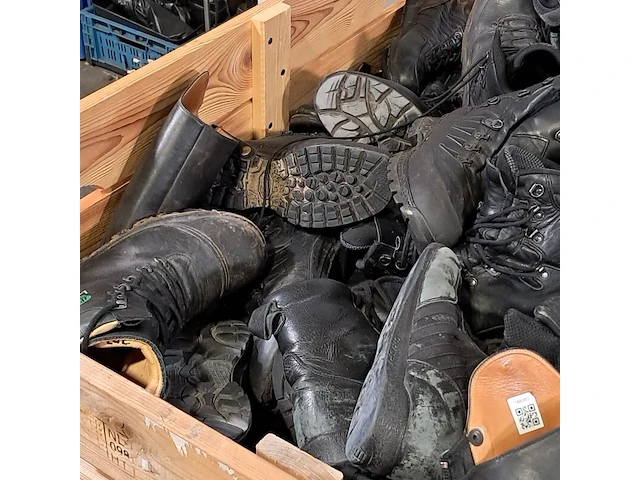 Partij diverse schoenen - afbeelding 8 van  12