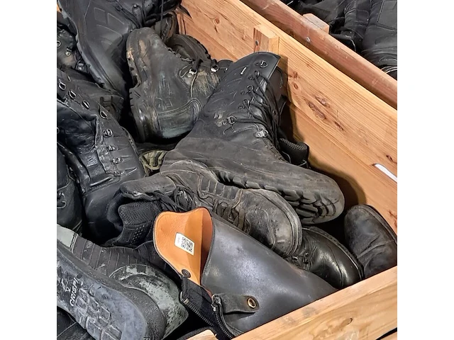 Partij diverse schoenen - afbeelding 9 van  12