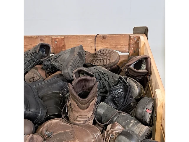 Partij diverse schoenen - afbeelding 3 van  13
