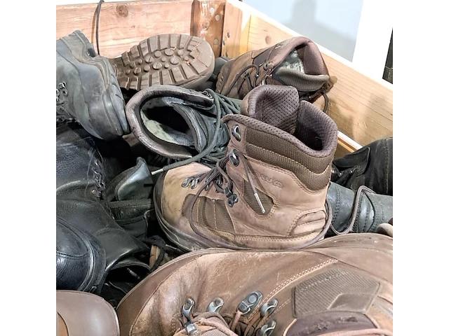 Partij diverse schoenen - afbeelding 4 van  13