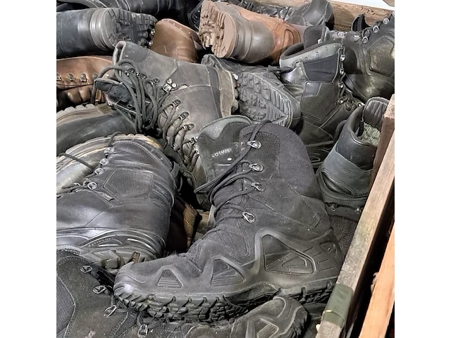 Partij diverse schoenen - afbeelding 5 van  13