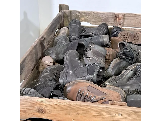 Partij diverse schoenen - afbeelding 9 van  13