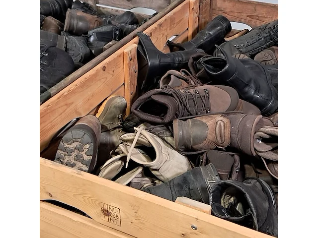 Partij diverse schoenen - afbeelding 12 van  13