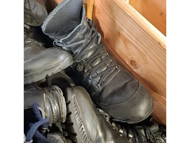 Partij diverse schoenen - afbeelding 2 van  12