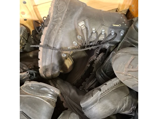 Partij diverse schoenen - afbeelding 4 van  12