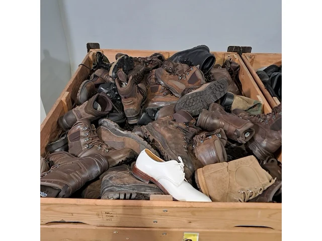 Partij diverse schoenen - afbeelding 3 van  20