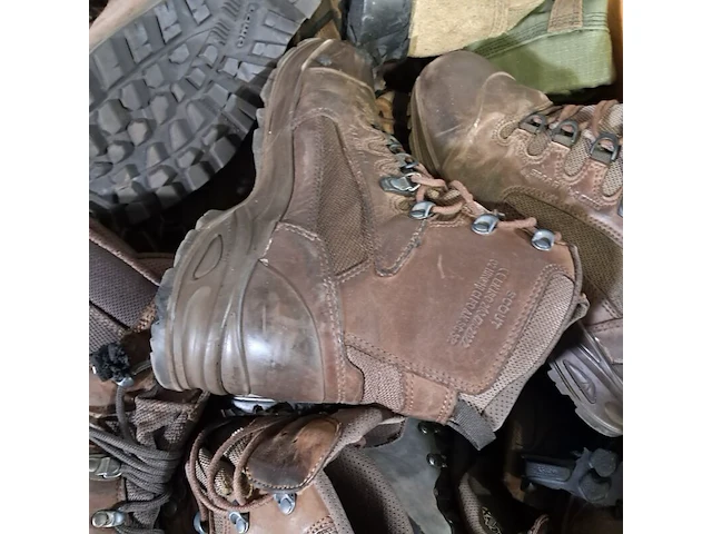 Partij diverse schoenen - afbeelding 4 van  20
