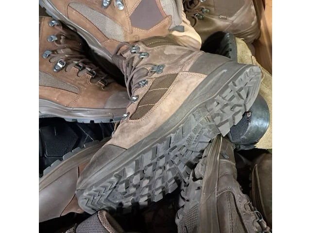 Partij diverse schoenen - afbeelding 5 van  20