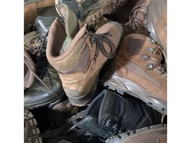 Partij diverse schoenen - afbeelding 6 van  20