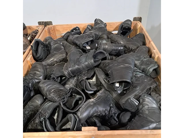 Partij diverse schoenen - afbeelding 15 van  20
