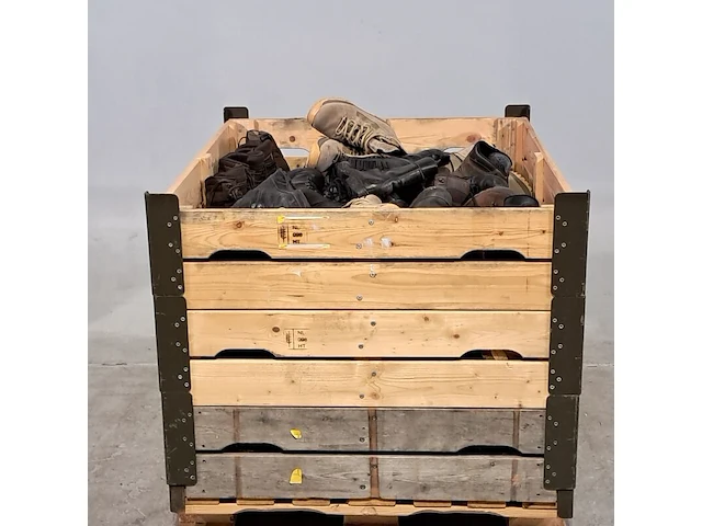 Partij diverse schoenen - afbeelding 1 van  12