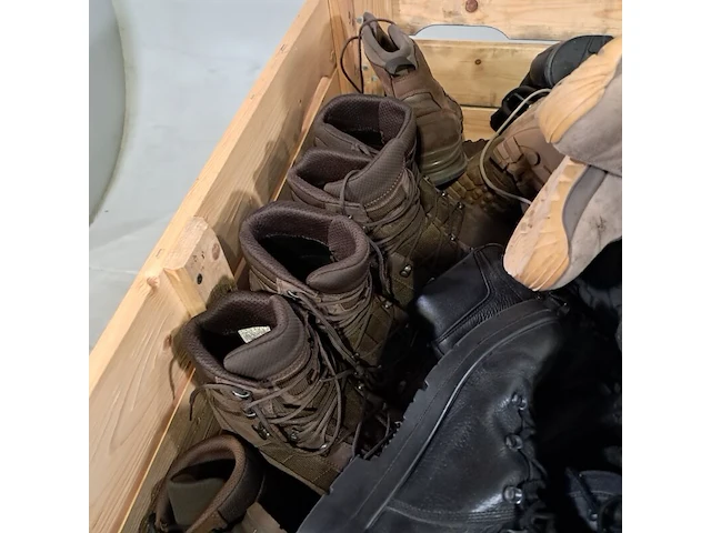 Partij diverse schoenen - afbeelding 8 van  12