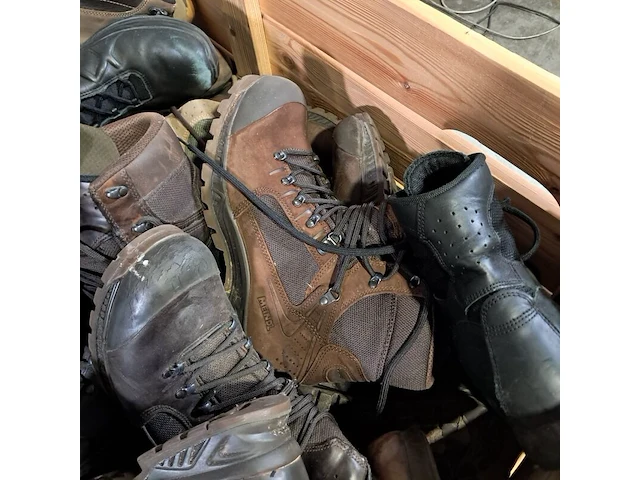 Partij diverse schoenen - afbeelding 9 van  12