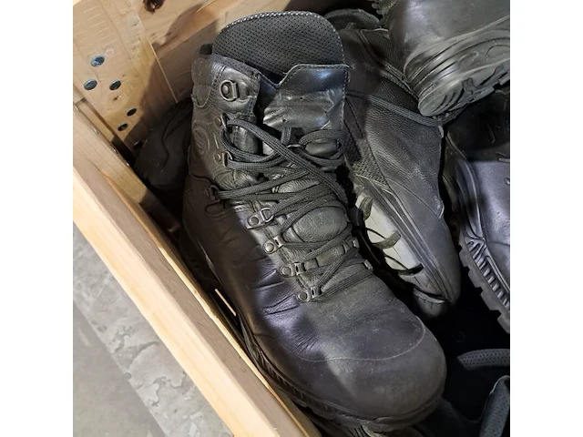 Partij diverse schoenen - afbeelding 3 van  19