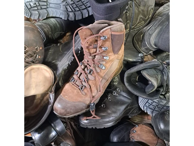 Partij diverse schoenen - afbeelding 11 van  19