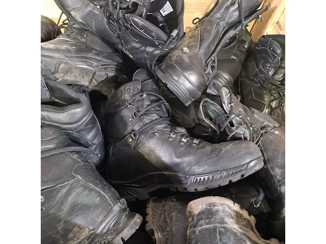 Partij diverse schoenen - afbeelding 18 van  19