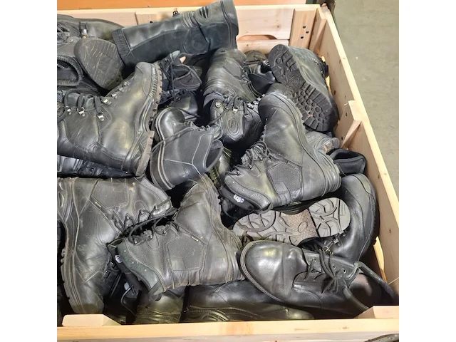 Partij diverse schoenen - afbeelding 4 van  13