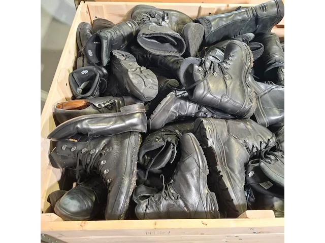 Partij diverse schoenen - afbeelding 5 van  13