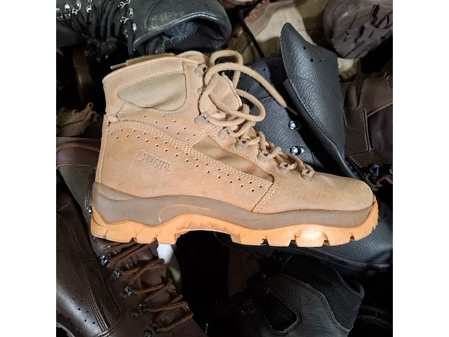 Partij diverse schoenen - afbeelding 7 van  13