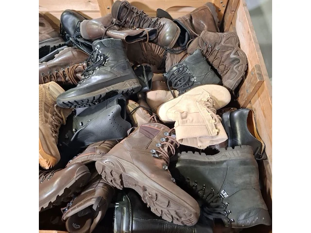 Partij diverse schoenen - afbeelding 10 van  13