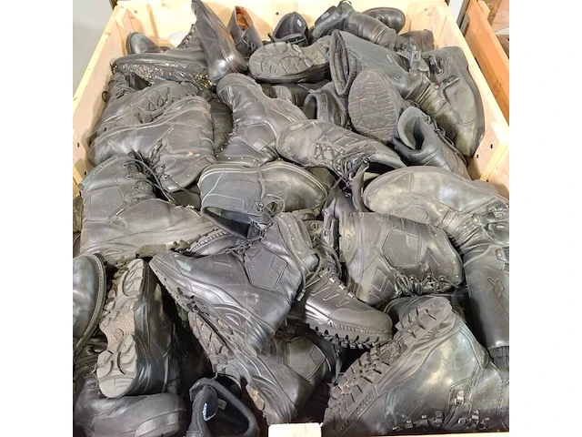 Partij diverse schoenen - afbeelding 12 van  13
