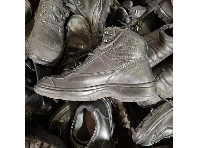 Partij diverse schoenen - afbeelding 2 van  13