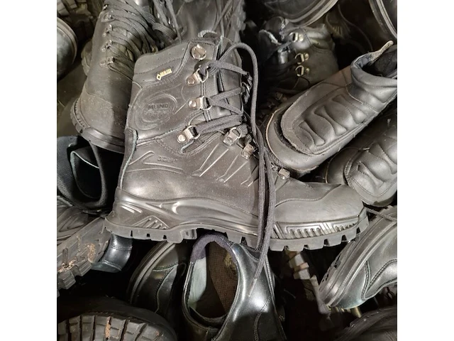 Partij diverse schoenen - afbeelding 3 van  13