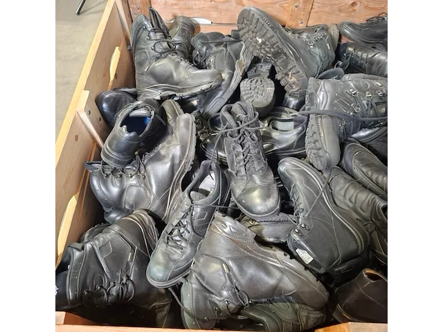Partij diverse schoenen - afbeelding 5 van  13