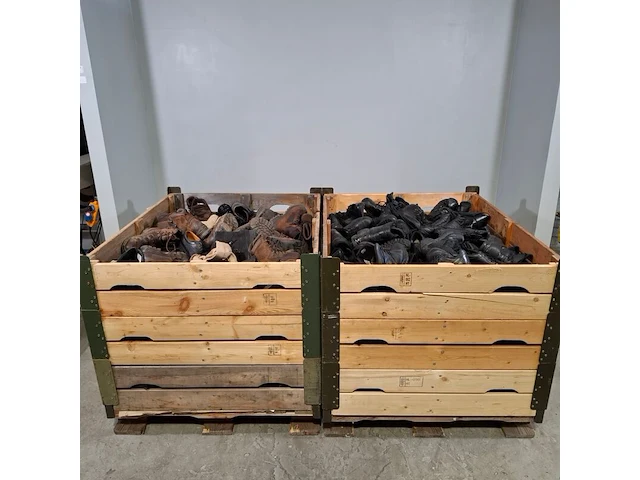 Partij diverse schoenen - afbeelding 1 van  13