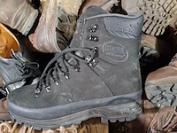 Partij diverse schoenen - afbeelding 7 van  13