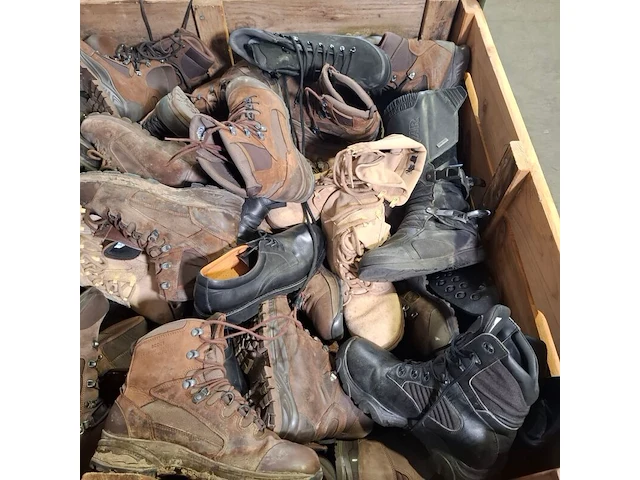Partij diverse schoenen - afbeelding 10 van  13