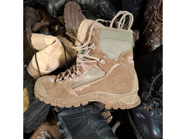 Partij diverse schoenen - afbeelding 2 van  13