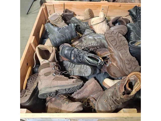 Partij diverse schoenen - afbeelding 5 van  13