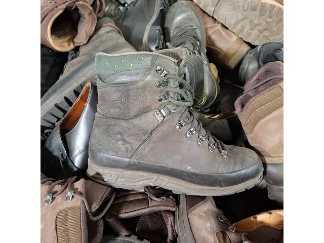 Partij diverse schoenen - afbeelding 7 van  13