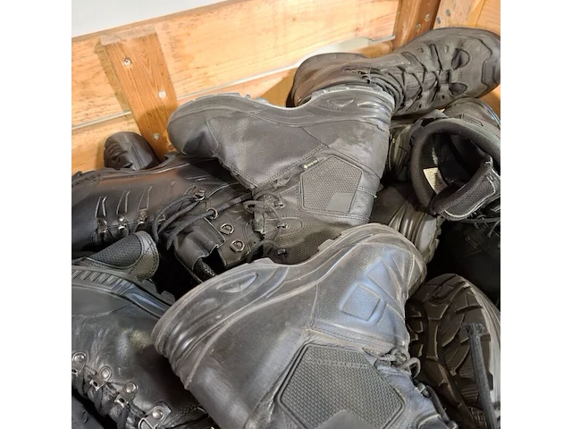 Partij diverse schoenen - afbeelding 4 van  14
