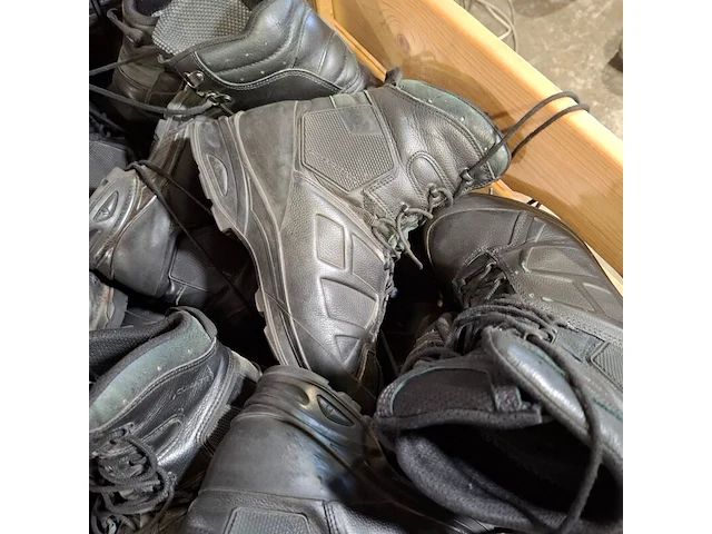 Partij diverse schoenen - afbeelding 6 van  14